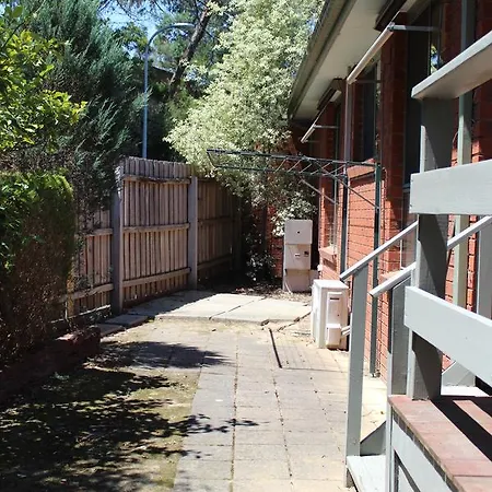 Australian Home Away Ringwood Bardia Exterior photo